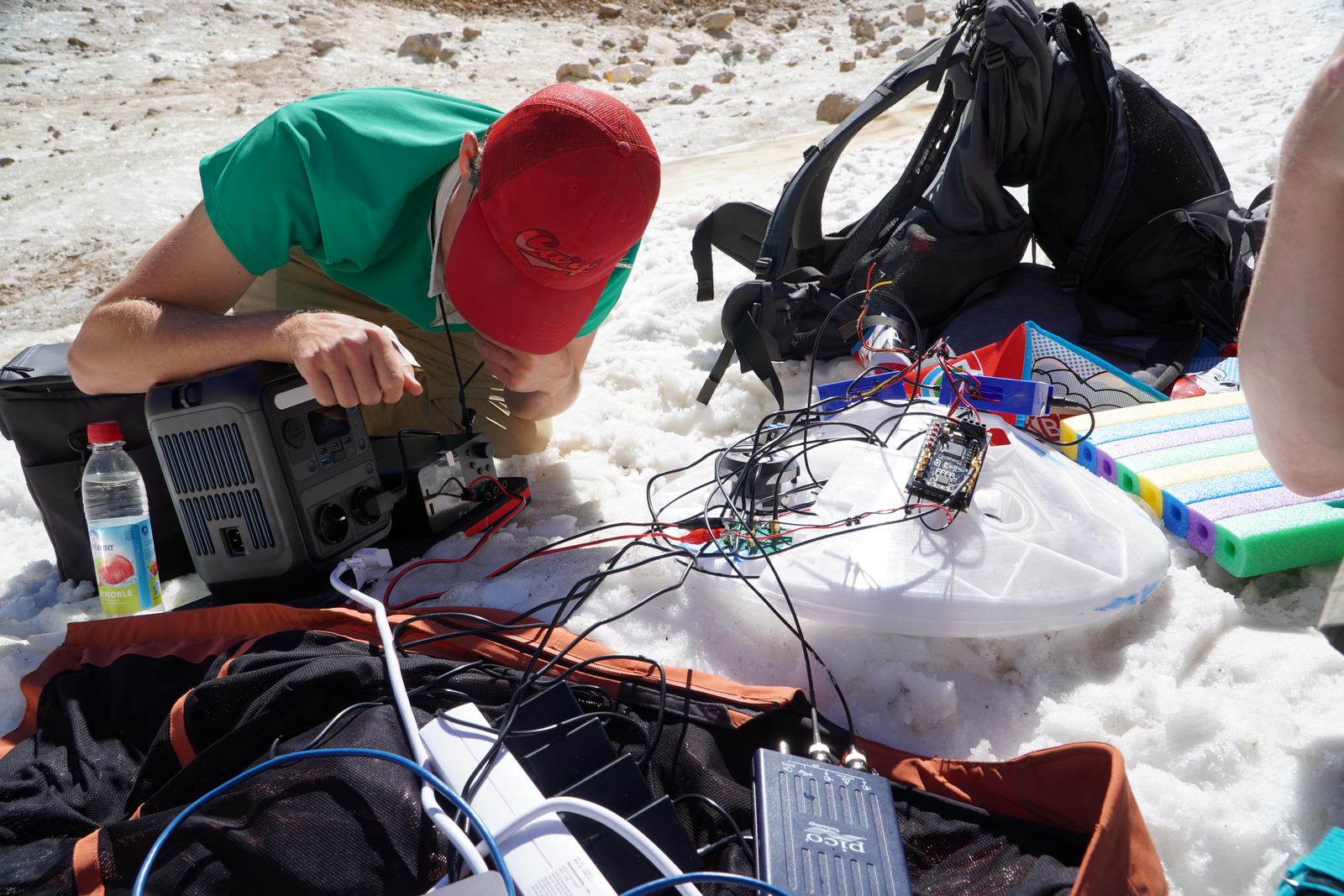 Testing the Ryme sonar system on the glacier surface